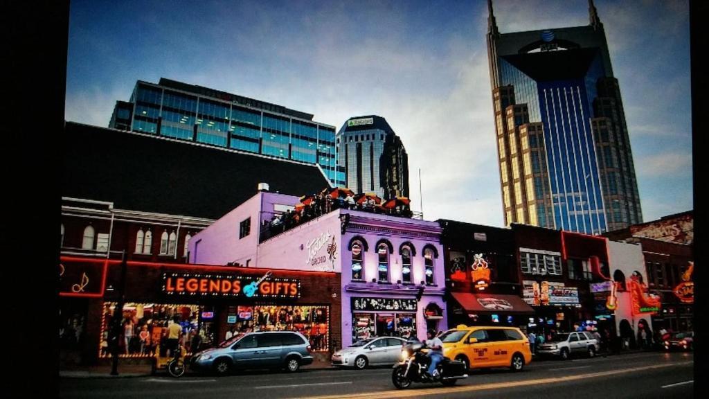 Heart Of Downtown/Walk To Broadway & The Action/Bars/Music Venues/Honky Tonks! Appartement Nashville Buitenkant foto